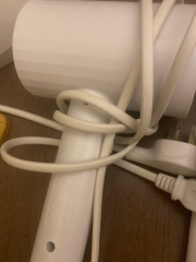 白色吹风机